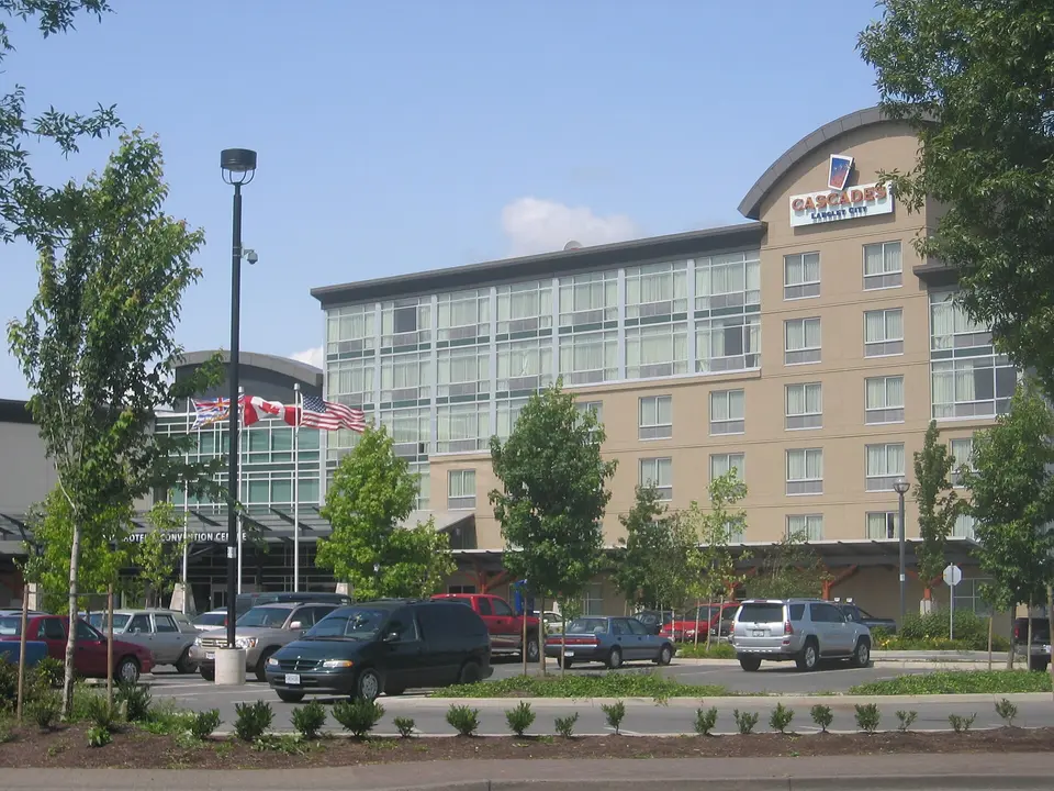 Cascades Casino Langley, Langley: the building seen from outside, 2006